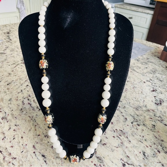 Vintage Painted Wooden Beads Faux Pearl Graduated Asian Necklace Cloison… - Picture 3 of 9